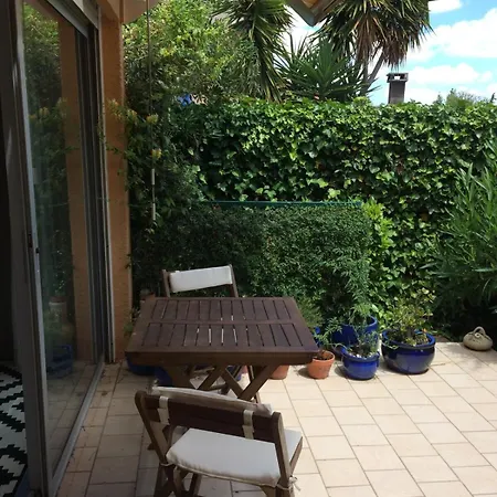 L'oasis In Mèze, * Mèze