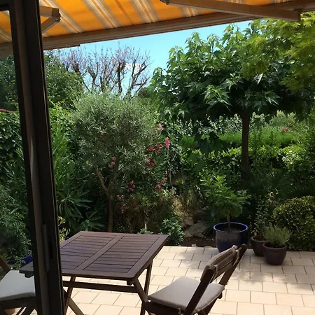 L'oasis In Mèze, Mèze